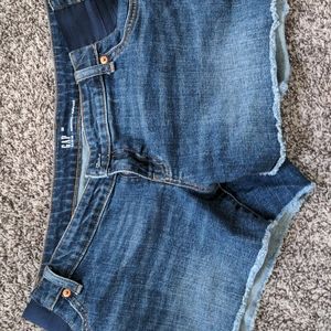 Gap maternity denim shorts size 30